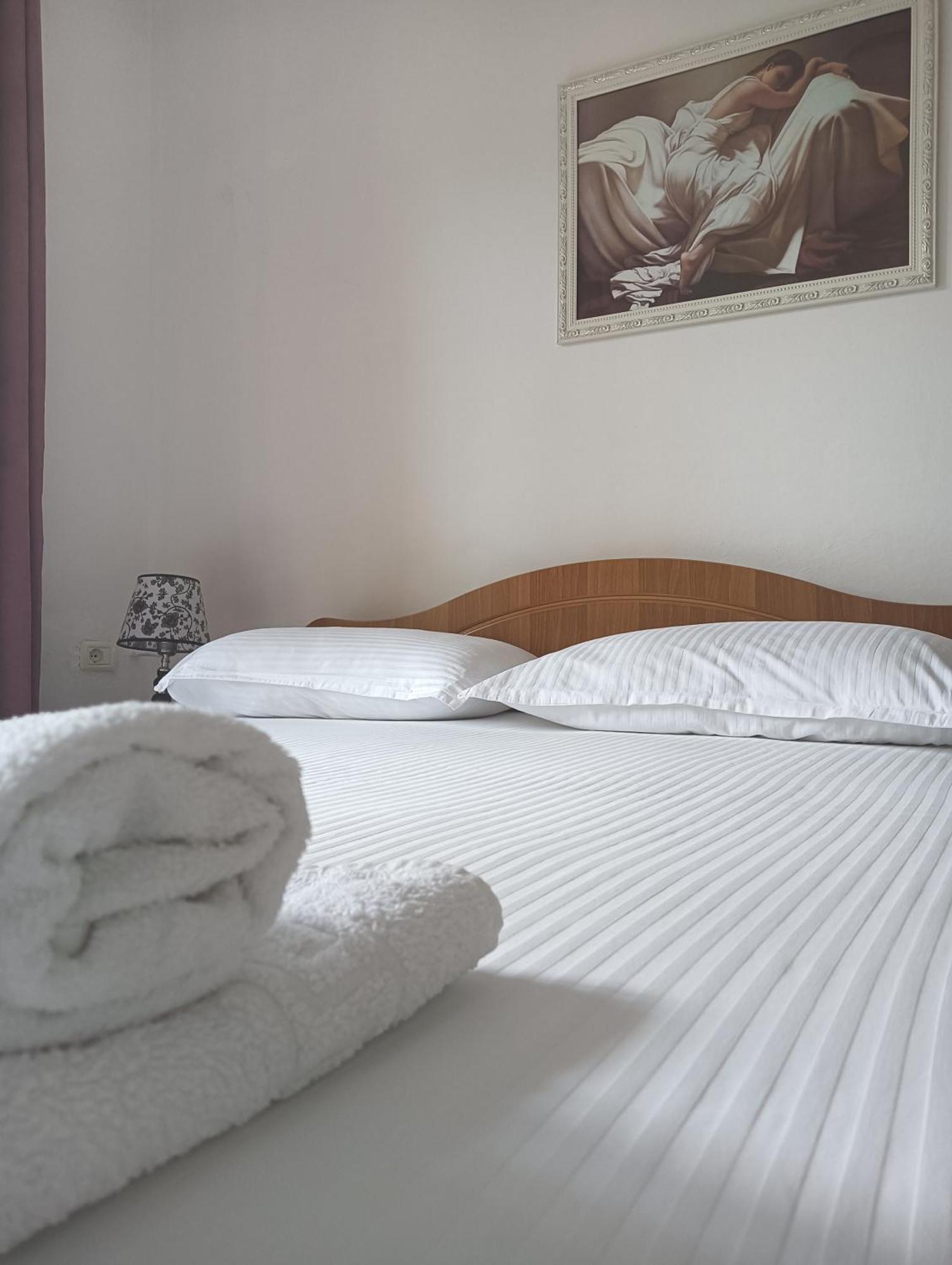 Vila Aliaj Luxury Apartment With 2 Rooms With Private Wonderful Terrace Durrës Exterior foto