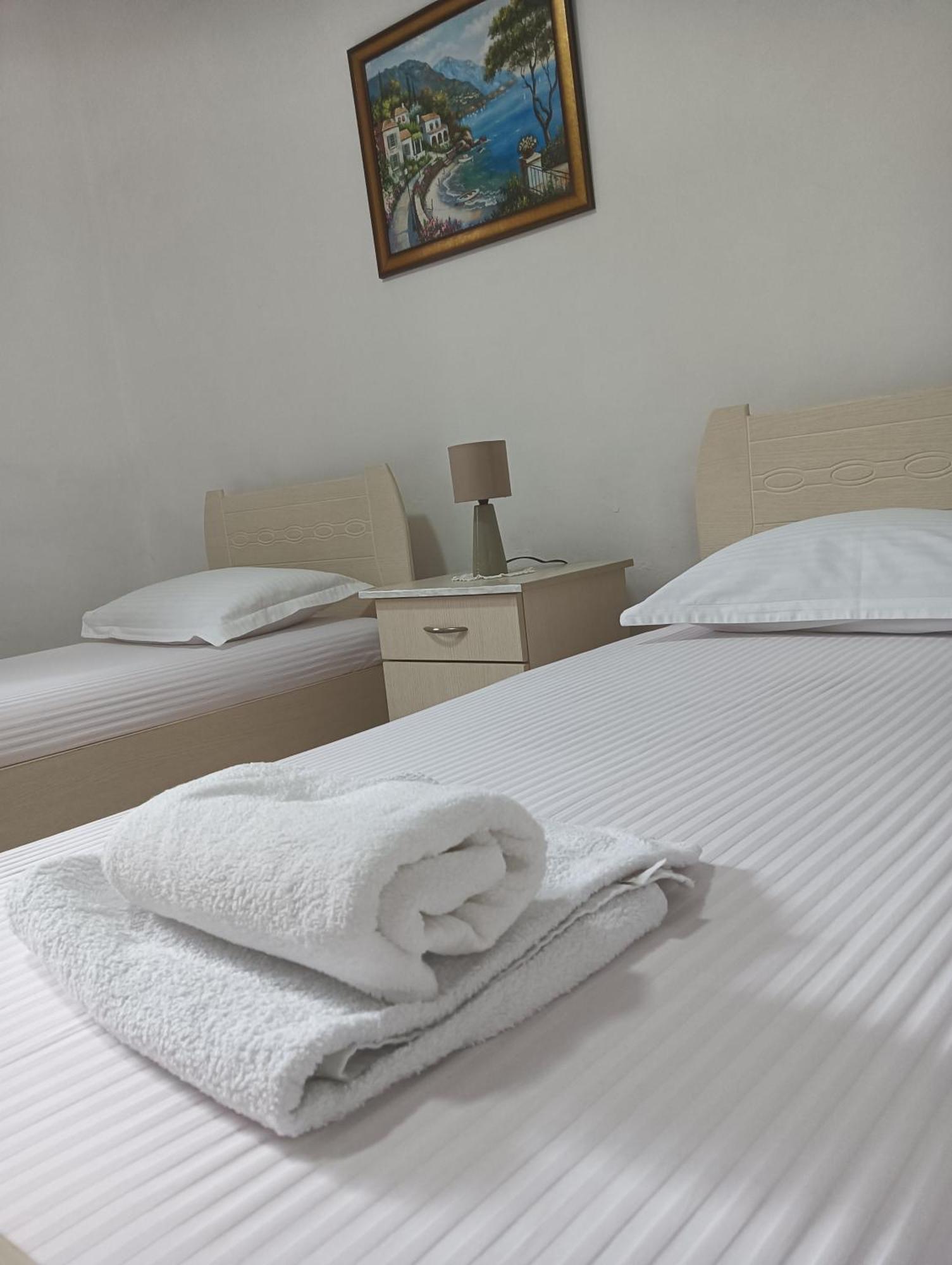 Vila Aliaj Luxury Apartment With 2 Rooms With Private Wonderful Terrace Durrës Exterior foto