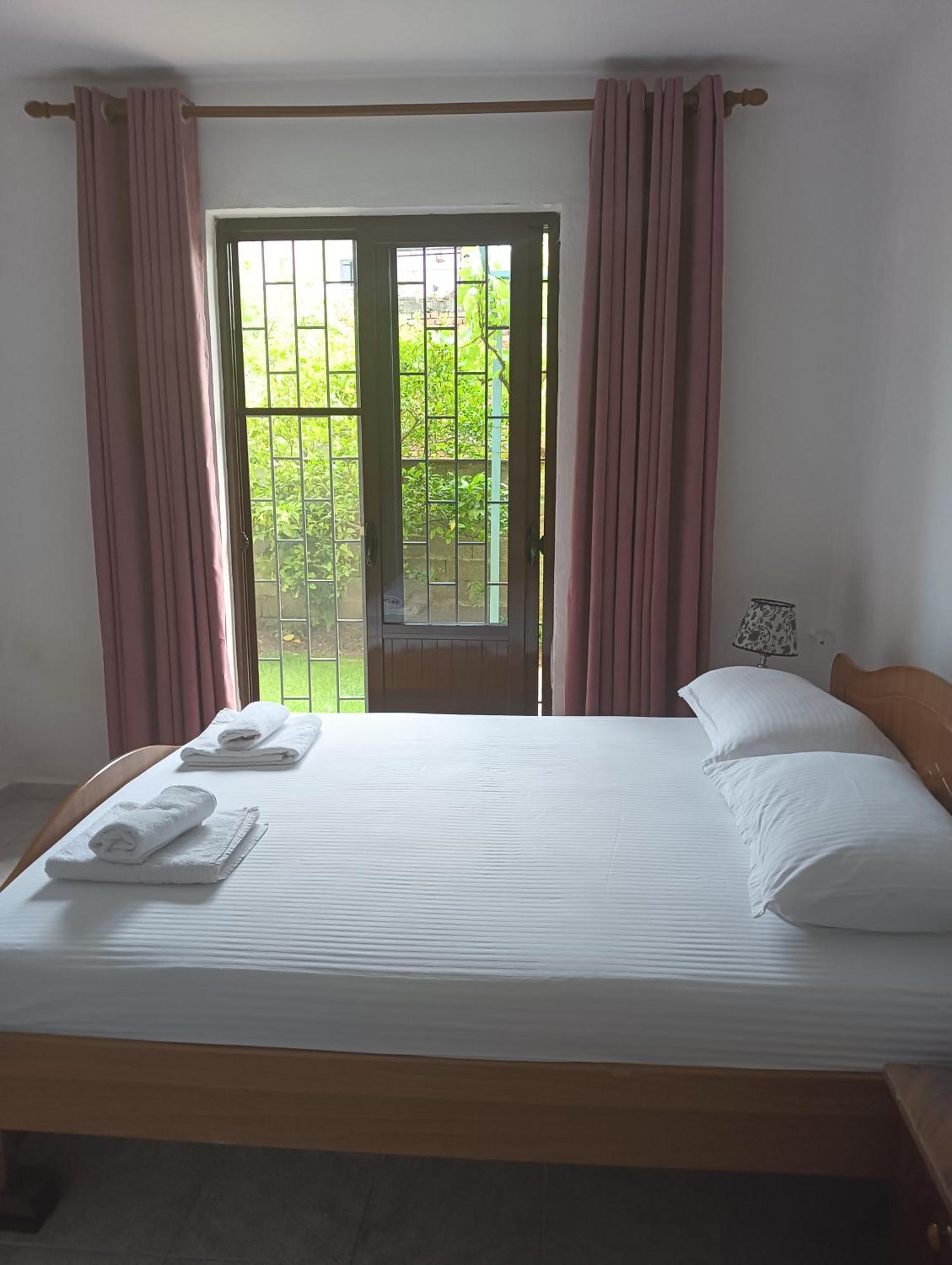 Vila Aliaj Luxury Apartment With 2 Rooms With Private Wonderful Terrace Durrës Exterior foto