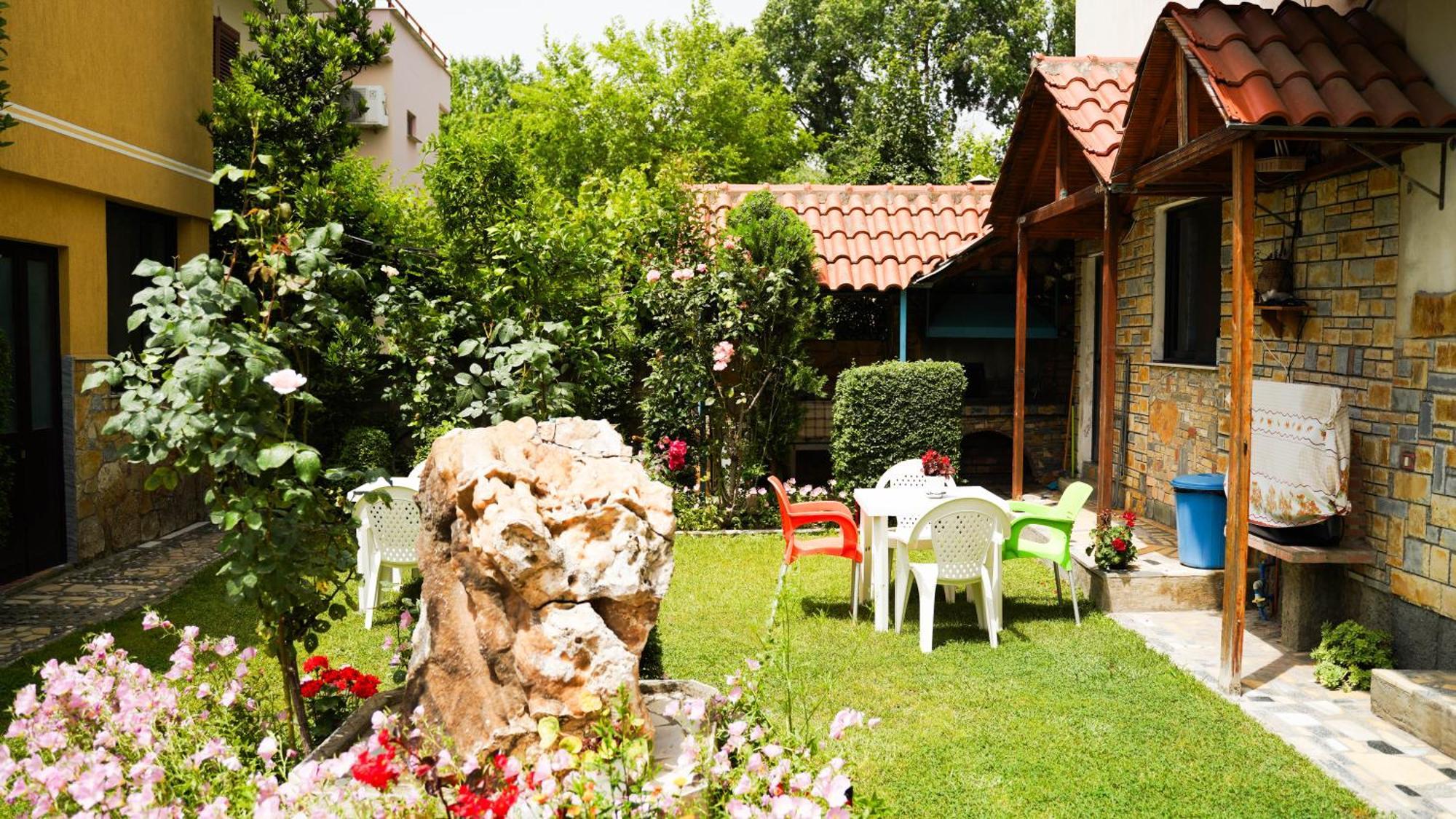 Vila Aliaj Luxury Apartment With 2 Rooms With Private Wonderful Terrace Durrës Exterior foto